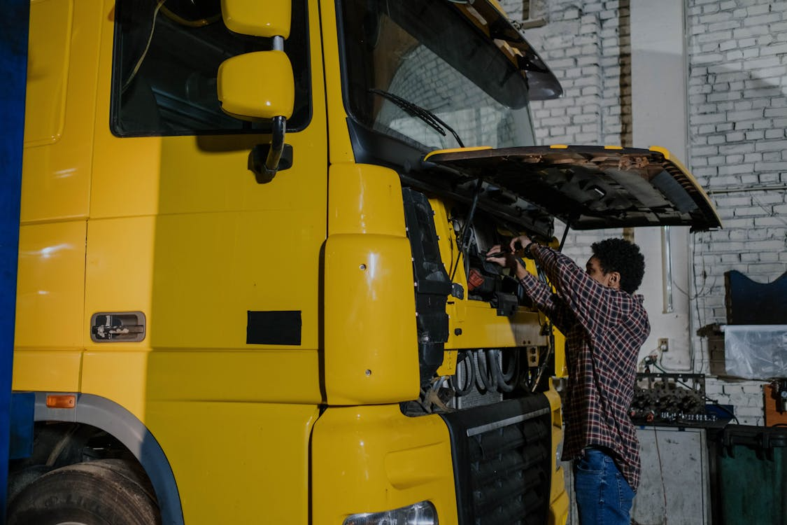 Why Regular Truck Service Prevents Breakdowns